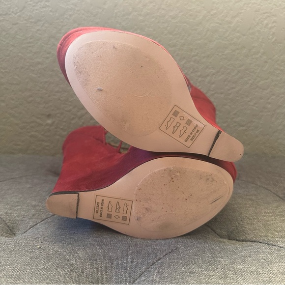 Raspberry color wedges - Picture 8 of 8